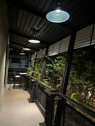 Hallway 5, Cherilynn holmes At Hatyai, Hat Yai