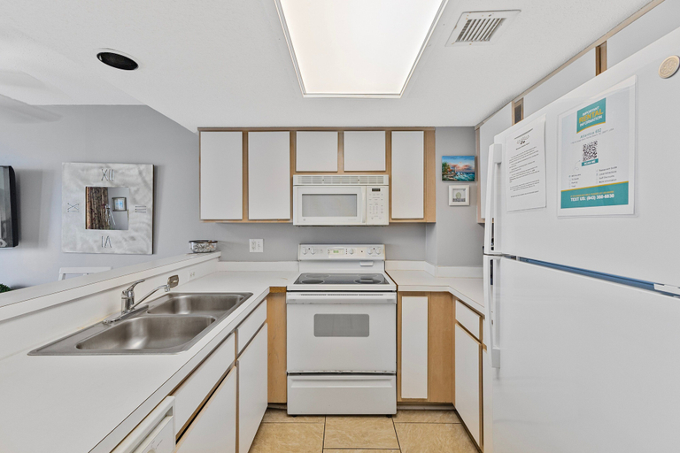 Interior 3, Atlantica 652, Horry