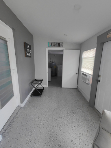 Interior 2, 4544 Auburn Ave, Lee