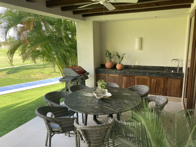 Room 5, Terrazas Golf 12 Paradise at Your Fingertips, Compostela