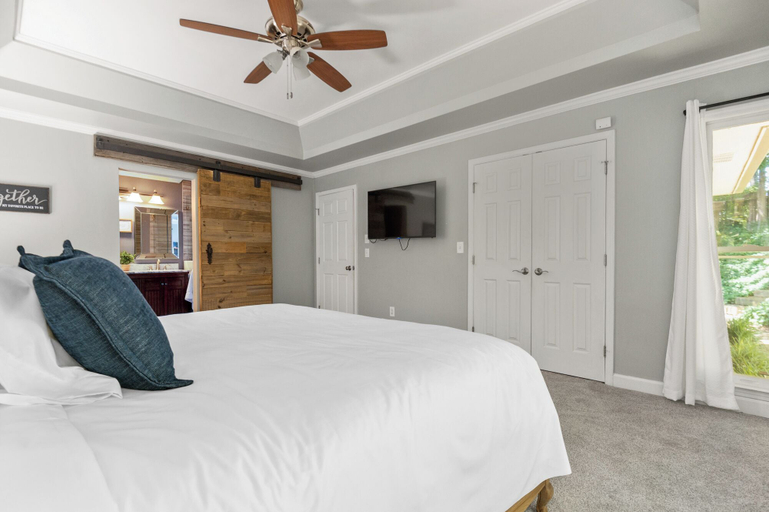 Interior 3, 3926 Pineview, Smyrna, Cobb