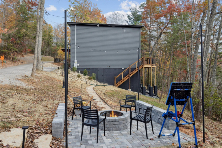 Room 5, Brand New Hot Tub Axe Throwing Firepit Arcade, Sevier