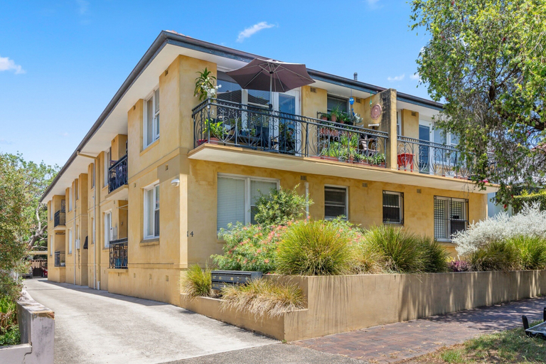 Reception, Spacious Stay Near Shops & Cafes in Marrickville, Sydney