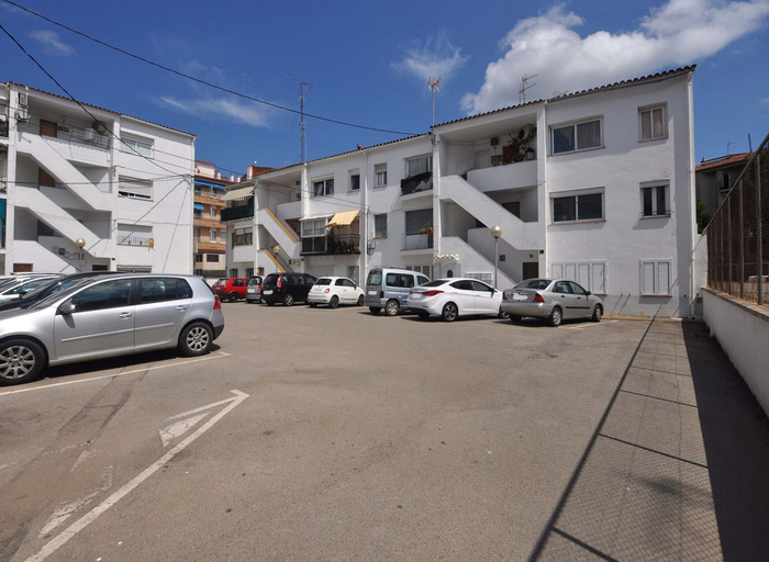 Exterior, Beachfront Apartment for 6 Persons in Roses, Girona