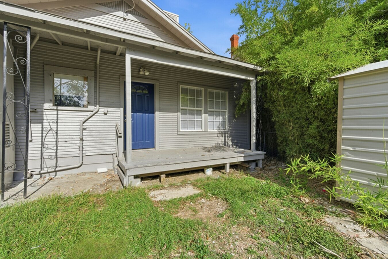 Room 2, Bright 2BR Duplex Mins to Downtown San Antonio, Bexar