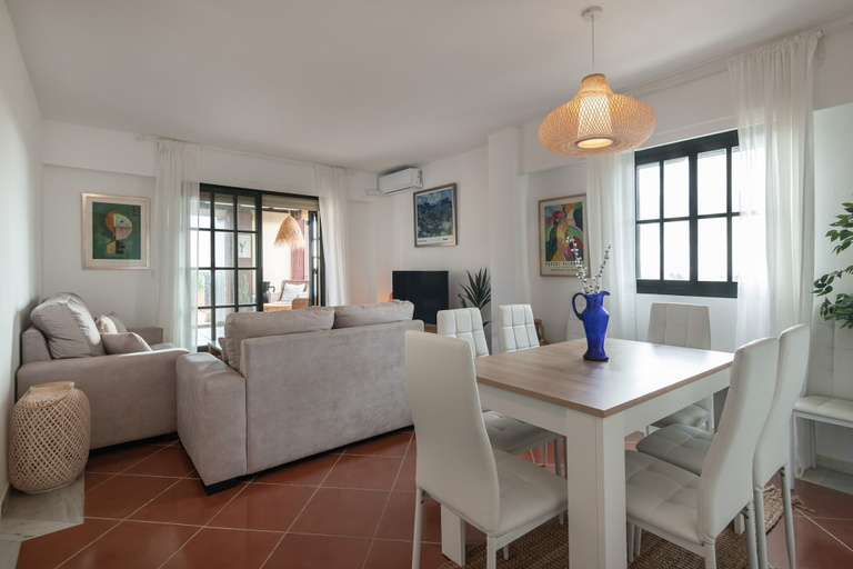 Dining 4, Sea-view Apartment for 7, Huelva