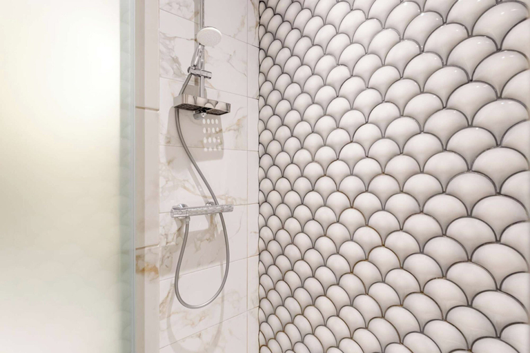 Bathroom 4, Place des Vosges, Apartment With Air Conditioning, Paris