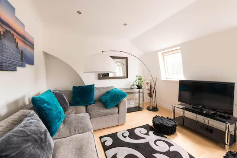 Living area 3, Cosy London Apartment Near River Thames, London