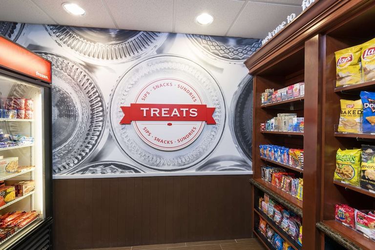 Food & Drinks 5, Hampton Inn & Suites Fort Myers - Colonial Blvd, Lee