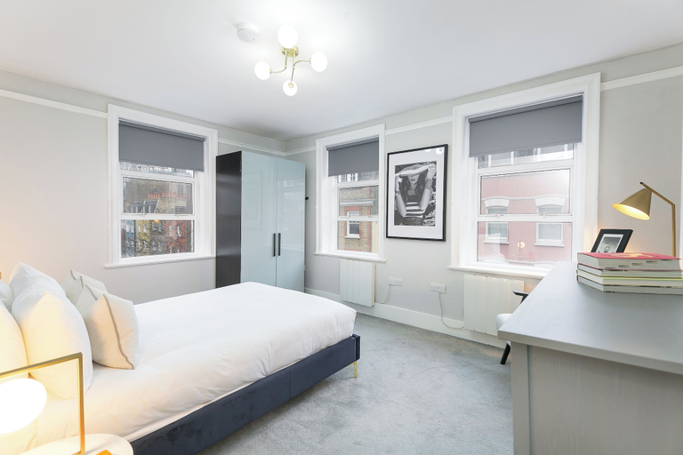 Bedroom 2, Urban Chic - Bond Street, London