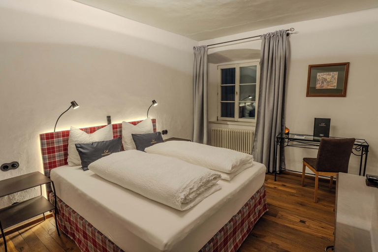 Bedroom 2, Goldener Engl, Innsbruck Land