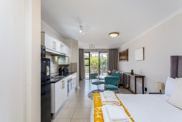 Room 3, Waterstone A202 by Ctha, City of Cape Town