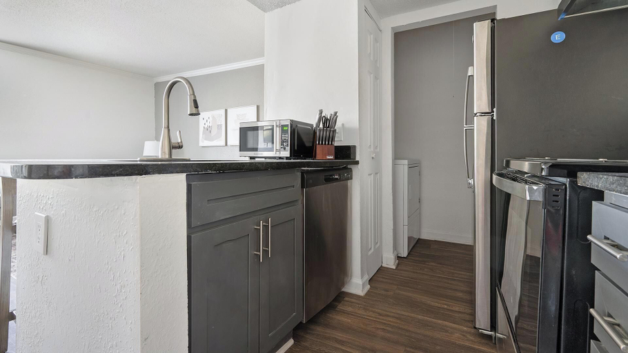 Private kitchen 2, Landing Furnished Apartments Winston-Salem, Forsyth