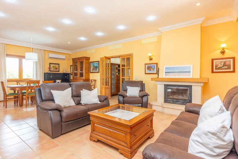 Others 2, Es Garroveret - Villa With Private Pool. Free Wifi, Baleares