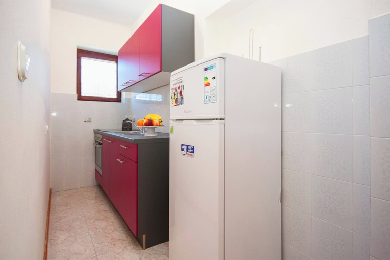 Private kitchen 2, Scenic Holiday Apartment in Primosten, Primošten