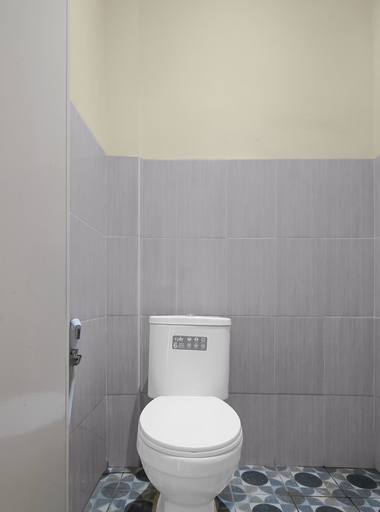 Bathroom 5, Capital O 95046 Gefa Sleep N Go, Pekanbaru