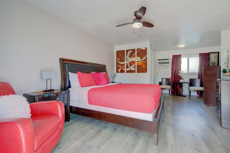Room 3, Leeward Motel By Capital O North Miami Beachside, Miami-Dade