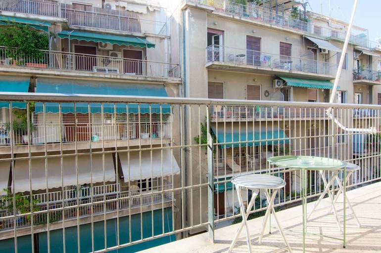 Room 4, Sunny 1bd Apartment Just 1minute to Acropolis, Attica