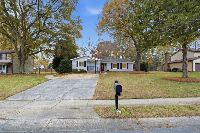 Exterior 4, Shadowlake 4BR House, Mecklenburg