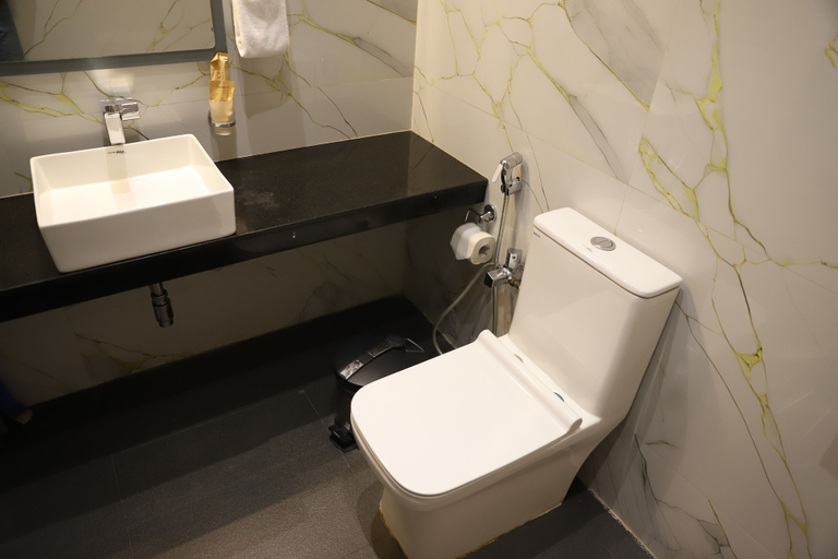 Bathroom 4, Sova's Nature Hideout, Pune