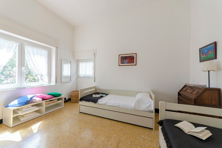 Bedroom 5, Monterosso Apartment, La Spezia