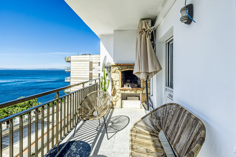 Balcony 2, Villa Near Roses With Pool & Beach Access, Girona
