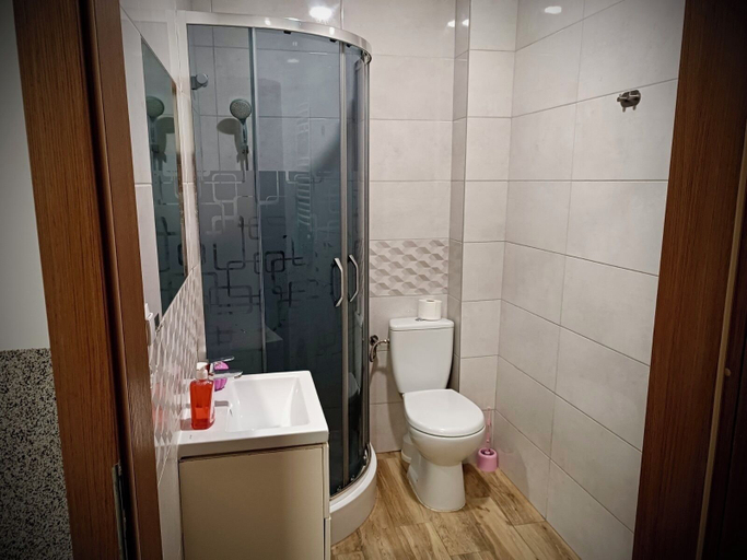 Bathroom 3, HOSTEL SPORTOWA, Płońsk