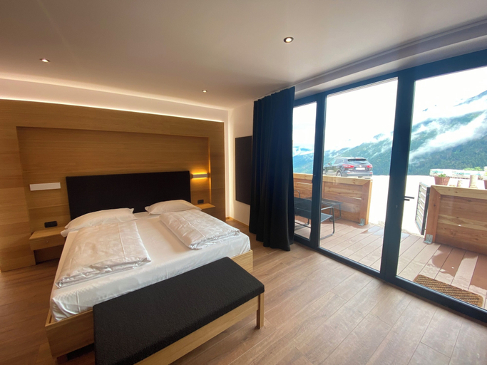 Bedroom 4, Hotel Almhof, Bolzano