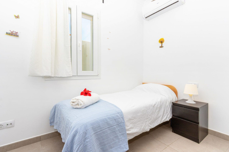 Room 2, Modern Villa With Pool in Cala D'or, Baleares