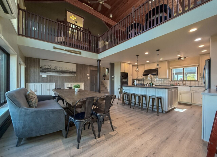 Interior 2, Coach House at Elyon Hall, Lake