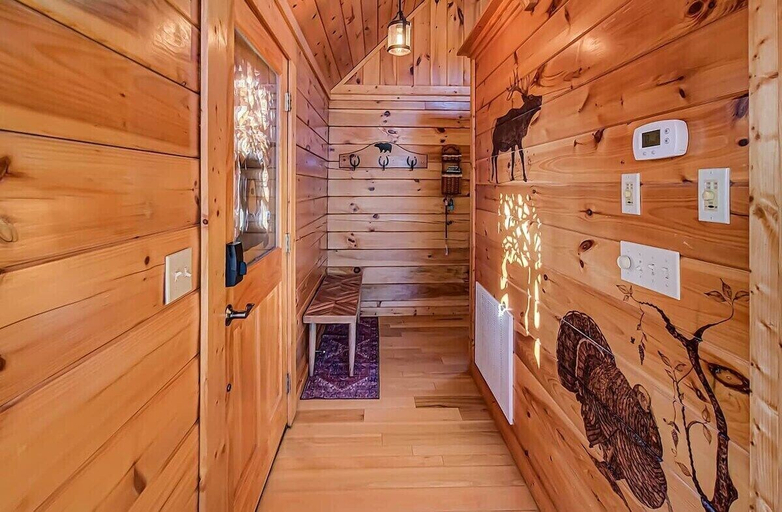 Interior 4, Cabin On A Cloud, Sevier