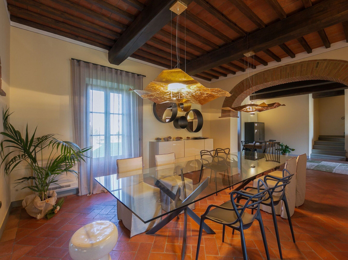 Dining 2, Timeless Tuscan Holiday Stay, Arezzo