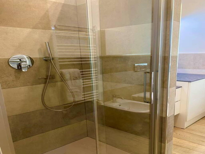 Bathroom 2, Seaside Escape With Balcony Views, La Spezia