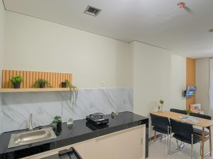Private kitchen 5, Cozy And Homey 2Br At Nifarro Park Apartment, Jakarta Selatan