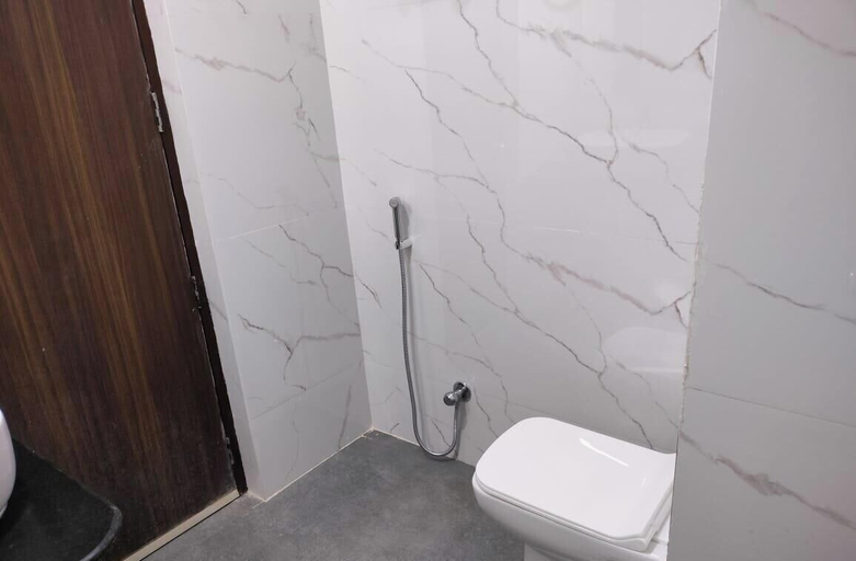 Bathroom 3, Hotel Dreamland Lataguri, Jalpaiguri