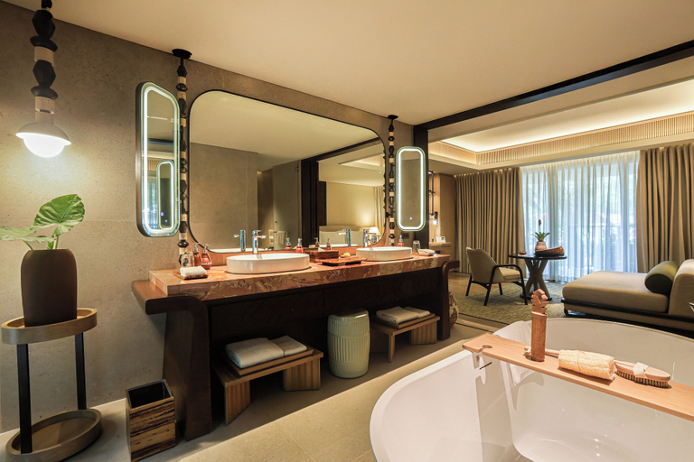 Bathroom 5, Lagen Island Resort, El Nido