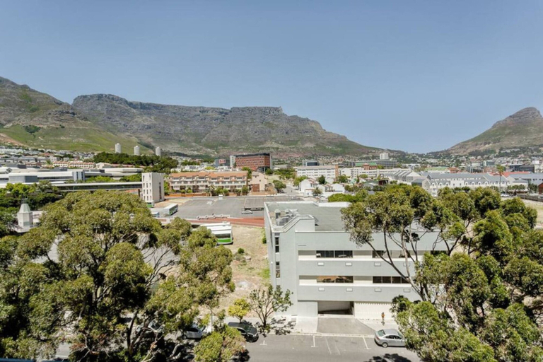 Room 2, Designer 3 Peaks Apt Stunning Table Mountain Views, City of Cape Town