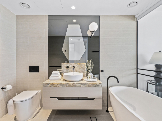 Bathroom 2, Luxury Beachfront 1-bed Apartment With Pool & Gym, Gold Coast