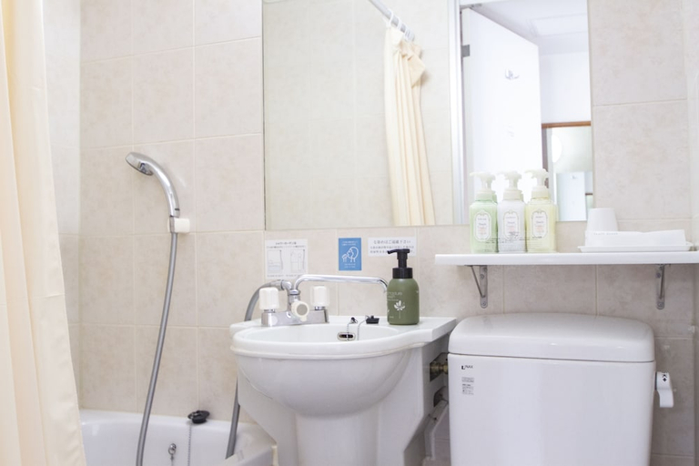 Bathroom 4, The Hours Shonan Hiratsuka, Hiratsuka
