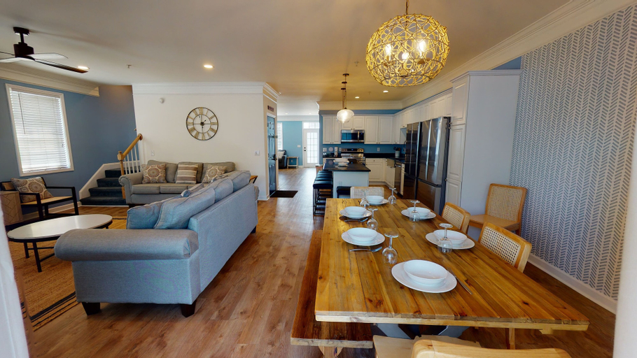 Interior 2, Bermuda Breeze - D, Horry