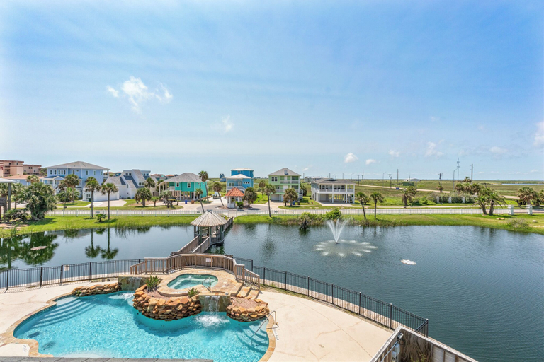 Interior 5, Elegant 4BR Coastal Escape With Stunning Views, Nueces