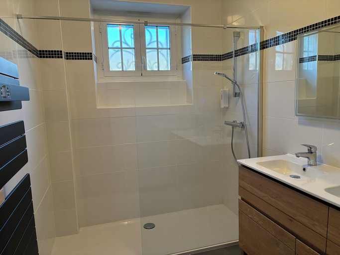 Bathroom 2, Villa Corrèze Aventure, Corrèze