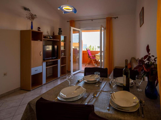 Dining 5, 2 Persons Apartment in Pasman, Pašman