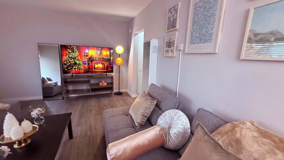 Room 5, One Lux Stay 1BR Home Near the Beach, Los Angeles