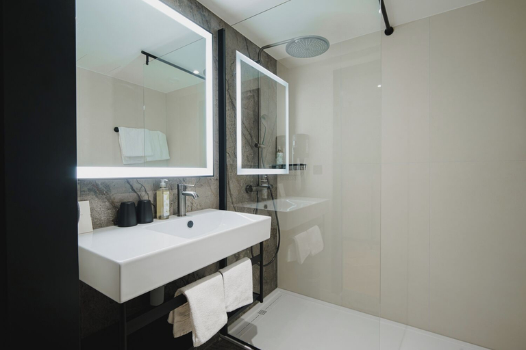Bathroom 4, Hota Hotel Porrentruy, Porrentruy