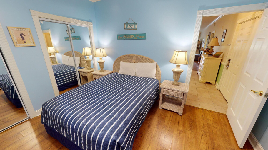 Interior 3, Magnolia Pointe Luster Leaf 4886-101, Horry