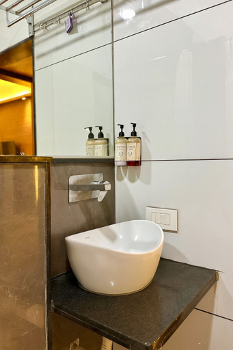 Bathroom 4, Hotel Solaris, Indore