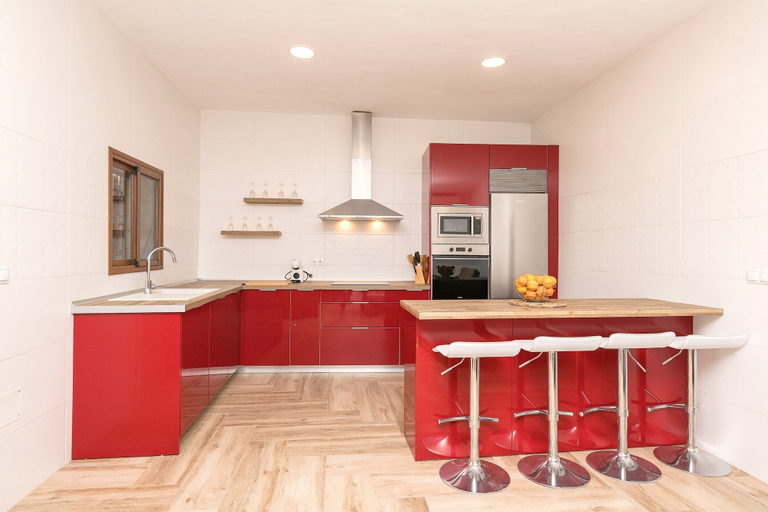 Private kitchen 3, Casa Roja - Villa With Private Pool. Free Wifi, Cádiz