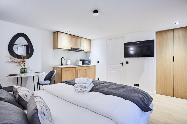 Room 3, New Apartment Centre de Paris Bourse, Paris
