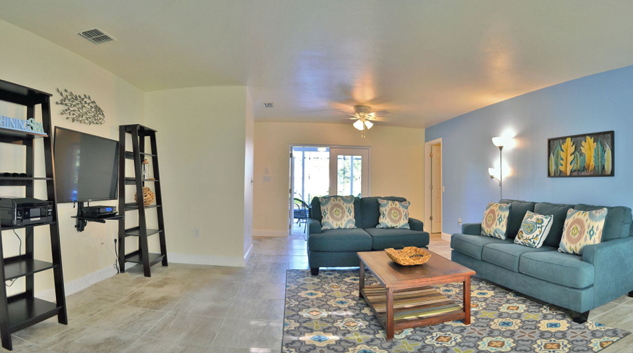 Interior 5, Desoto, Manatee